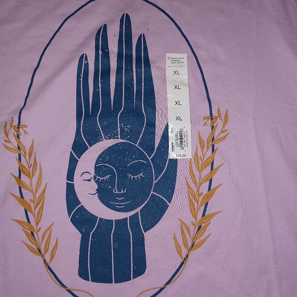 NWT Misses lavender t-shirt with SUN/MOON/HAND design XL - Picture 3 of 4